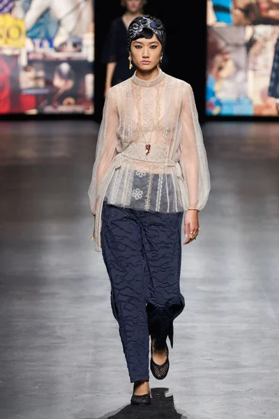 Look 45